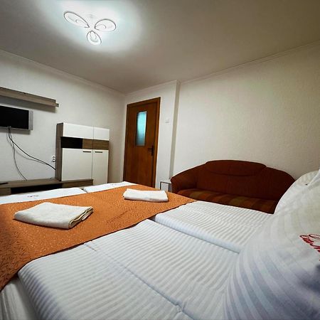 Casa Mary Hotel Haţeg Eksteriør billede