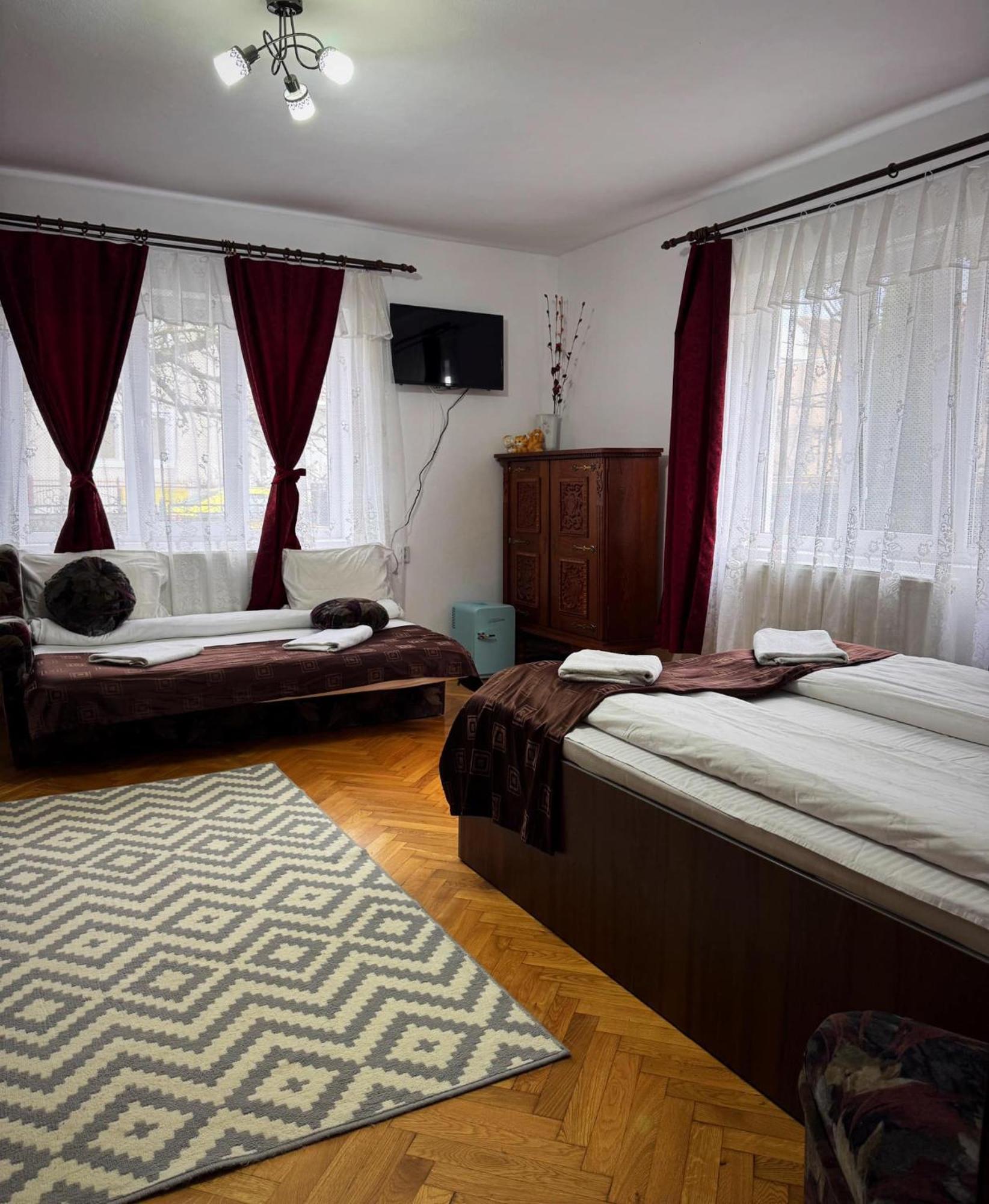 Casa Mary Hotel Haţeg Eksteriør billede